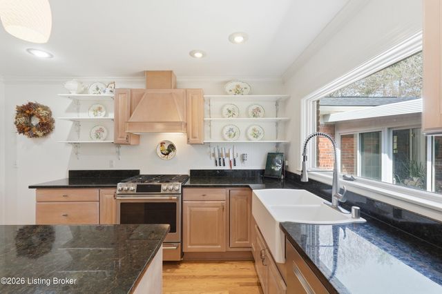 2101 Camargo Rd, Louisville, KY 40207