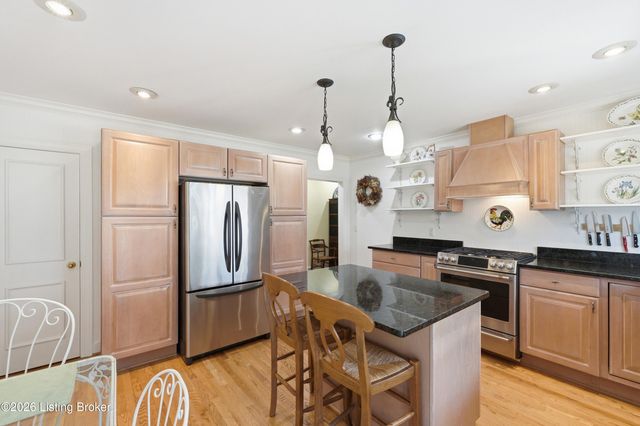 2101 Camargo Rd, Louisville, KY 40207