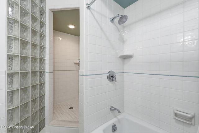 2101 Camargo Rd, Louisville, KY 40207