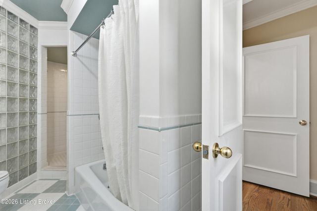 2101 Camargo Rd, Louisville, KY 40207