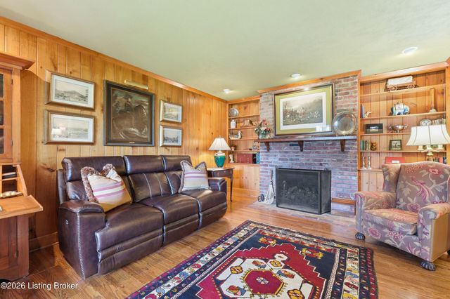 2101 Camargo Rd, Louisville, KY 40207