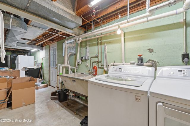 2101 Camargo Rd, Louisville, KY 40207