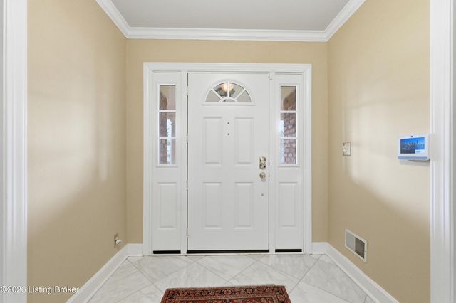 2101 Camargo Rd, Louisville, KY 40207