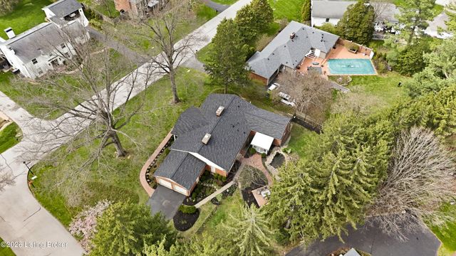 2101 Camargo Rd, Louisville, KY 40207