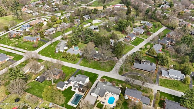 2101 Camargo Rd, Louisville, KY 40207