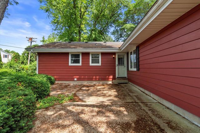 W173N8465 Robert AVENUE, Menomonee Falls, WI 53051