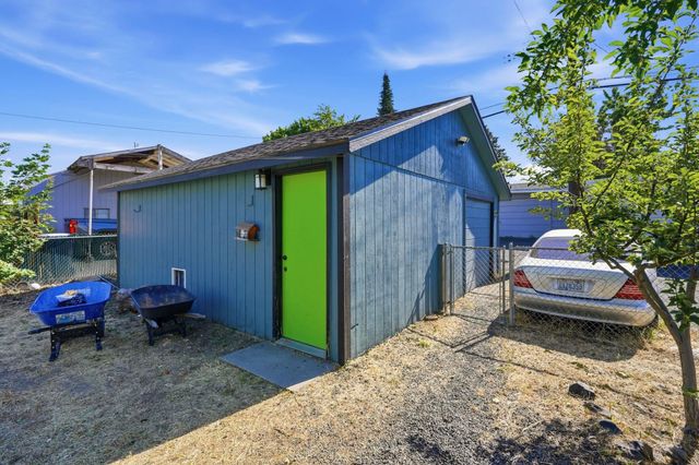 4518 N Assembly St, Spokane, WA 99205