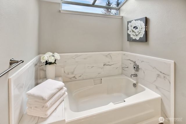 21501 SE 292nd Court, Kent, WA 98042