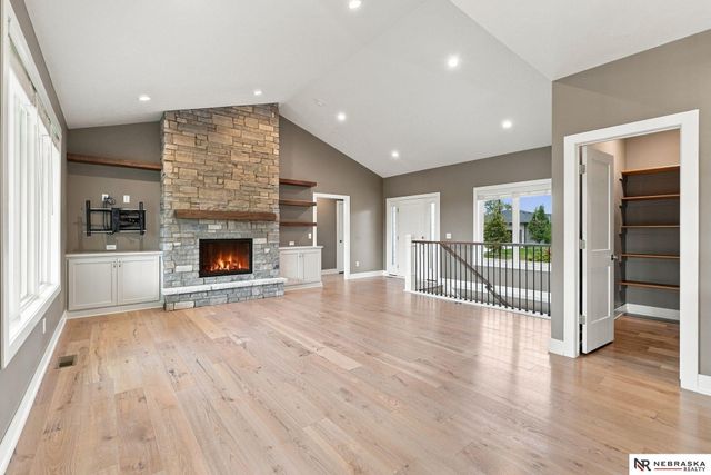9200 Rattlesnake Road, Lincoln, NE 68520