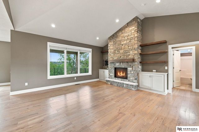 9200 Rattlesnake Road, Lincoln, NE 68520