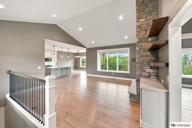 9200 Rattlesnake Road, Lincoln, NE 68520