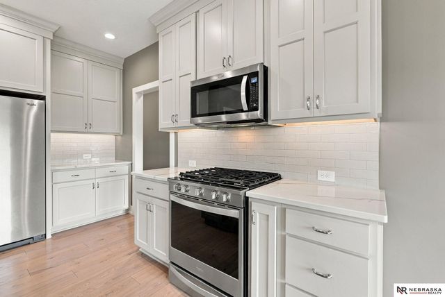 9200 Rattlesnake Road, Lincoln, NE 68520