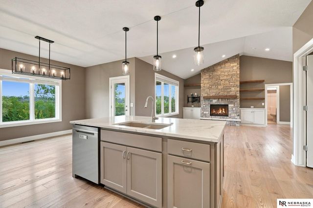 9200 Rattlesnake Road, Lincoln, NE 68520