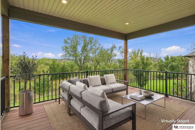 9200 Rattlesnake Road, Lincoln, NE 68520