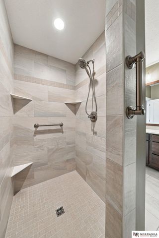 9200 Rattlesnake Road, Lincoln, NE 68520