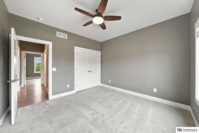 9200 Rattlesnake Road, Lincoln, NE 68520