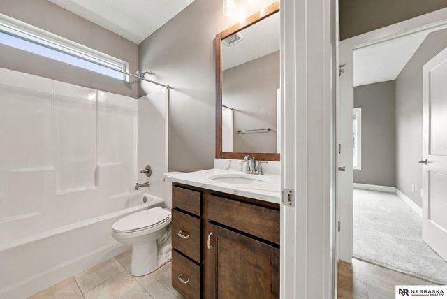 9200 Rattlesnake Road, Lincoln, NE 68520