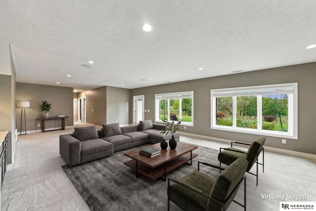 9200 Rattlesnake Road, Lincoln, NE 68520
