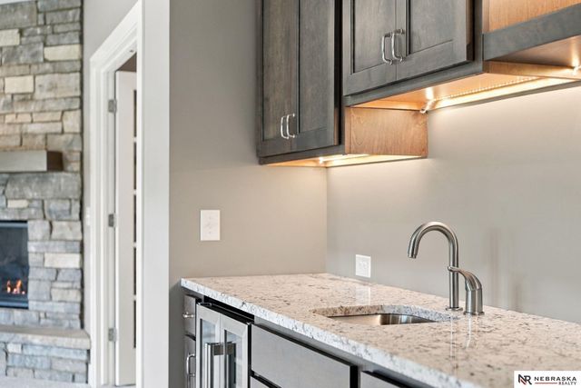 9200 Rattlesnake Road, Lincoln, NE 68520