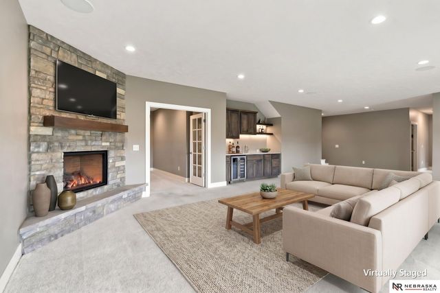 9200 Rattlesnake Road, Lincoln, NE 68520
