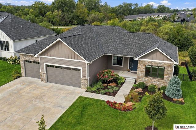 9200 Rattlesnake Road, Lincoln, NE 68520