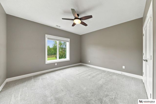 9200 Rattlesnake Road, Lincoln, NE 68520