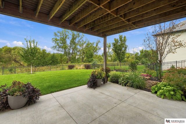 9200 Rattlesnake Road, Lincoln, NE 68520