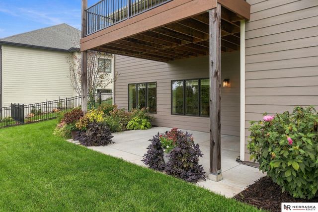 9200 Rattlesnake Road, Lincoln, NE 68520