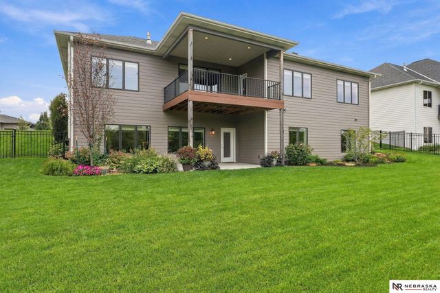 9200 Rattlesnake Road, Lincoln, NE 68520