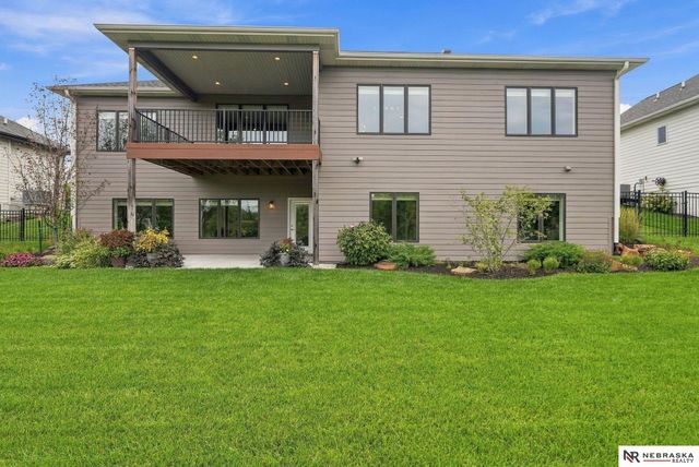 9200 Rattlesnake Road, Lincoln, NE 68520