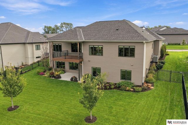 9200 Rattlesnake Road, Lincoln, NE 68520