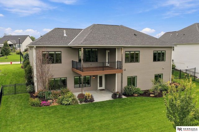 9200 Rattlesnake Road, Lincoln, NE 68520