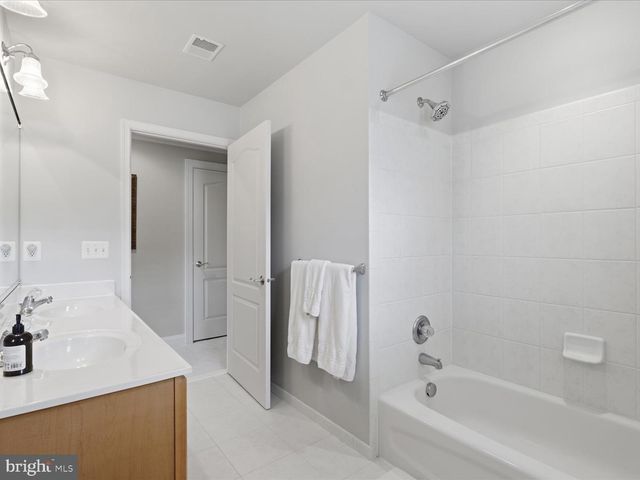 15261 GOLF VIEW DR, Haymarket, VA 20169