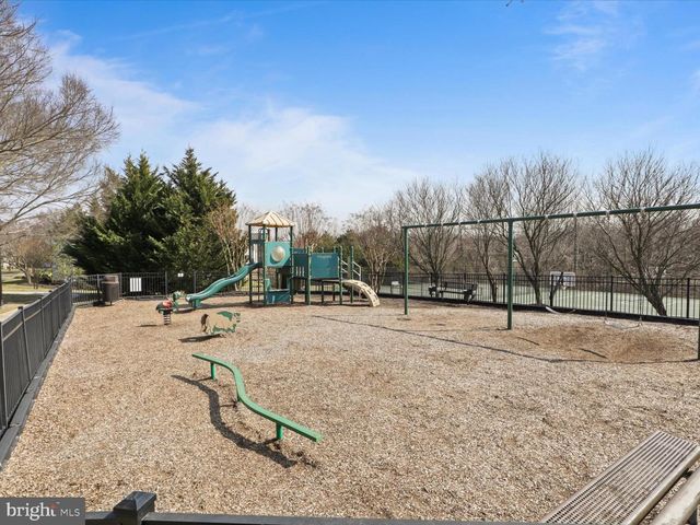 15261 GOLF VIEW DR, Haymarket, VA 20169