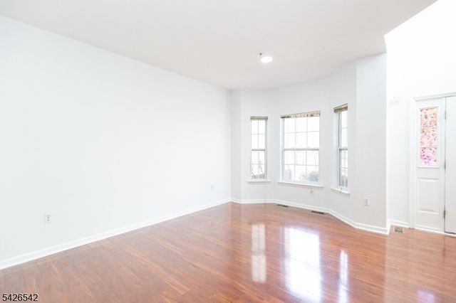 148 Forest Dr 148, Piscataway Twp., NJ 08854