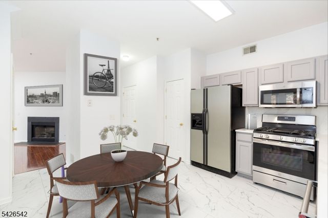 148 Forest Dr 148, Piscataway Twp., NJ 08854