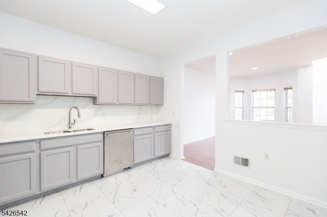 148 Forest Dr 148, Piscataway Twp., NJ 08854