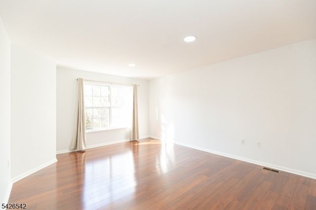 148 Forest Dr 148, Piscataway Twp., NJ 08854