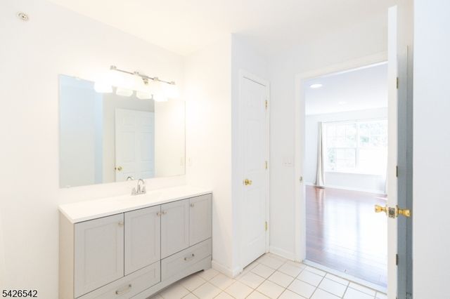 148 Forest Dr 148, Piscataway Twp., NJ 08854