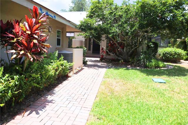 4820 KESTRAL PARK CIRCLE 18, Sarasota, FL 34231