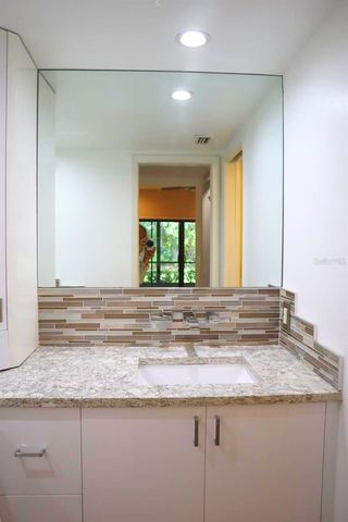 4820 KESTRAL PARK CIRCLE 18, Sarasota, FL 34231