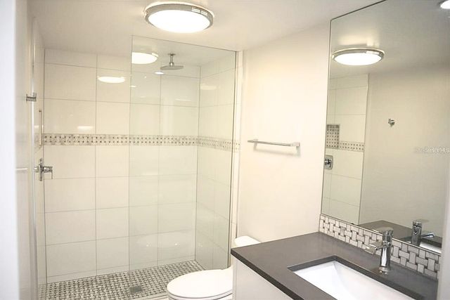 4820 KESTRAL PARK CIRCLE 18, Sarasota, FL 34231