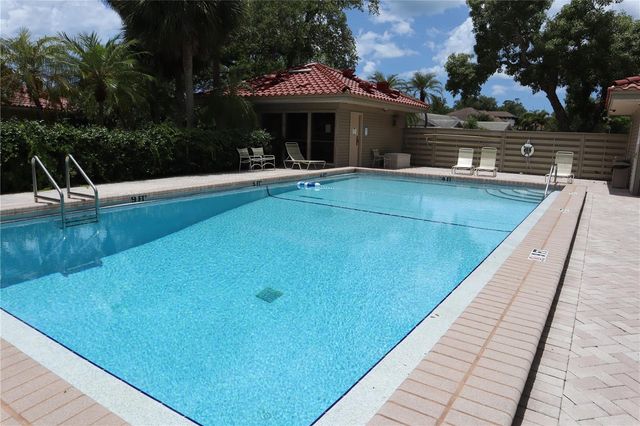 4820 KESTRAL PARK CIRCLE 18, Sarasota, FL 34231