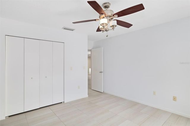 4820 KESTRAL PARK CIRCLE 18, Sarasota, FL 34231