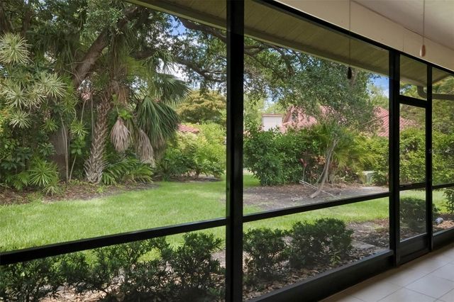 4820 KESTRAL PARK CIRCLE 18, Sarasota, FL 34231