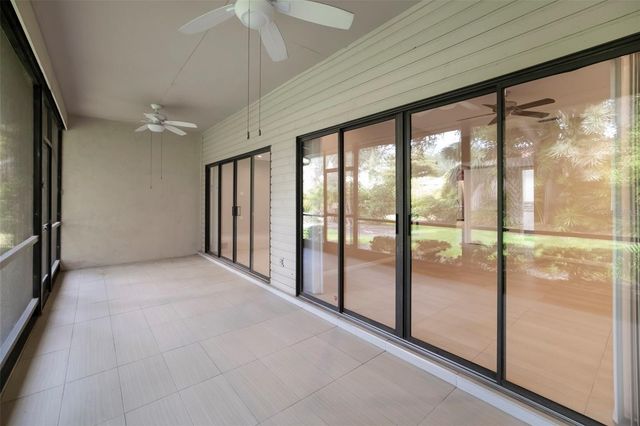 4820 KESTRAL PARK CIRCLE 18, Sarasota, FL 34231
