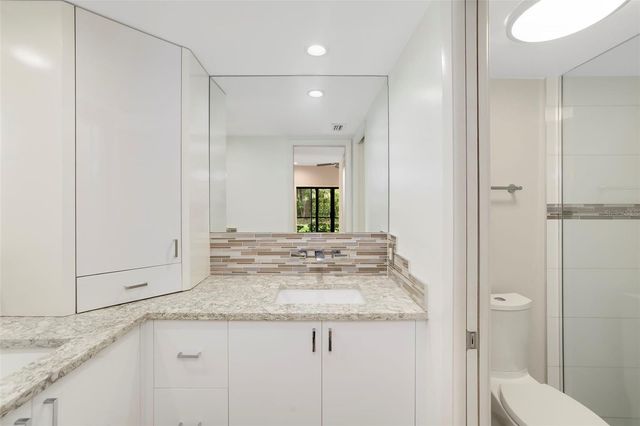 4820 KESTRAL PARK CIRCLE 18, Sarasota, FL 34231