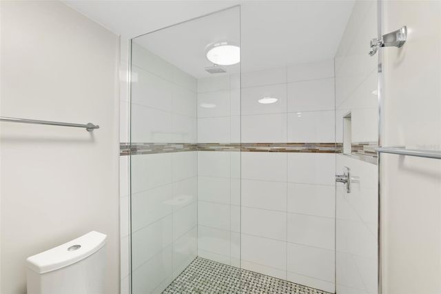 4820 KESTRAL PARK CIRCLE 18, Sarasota, FL 34231