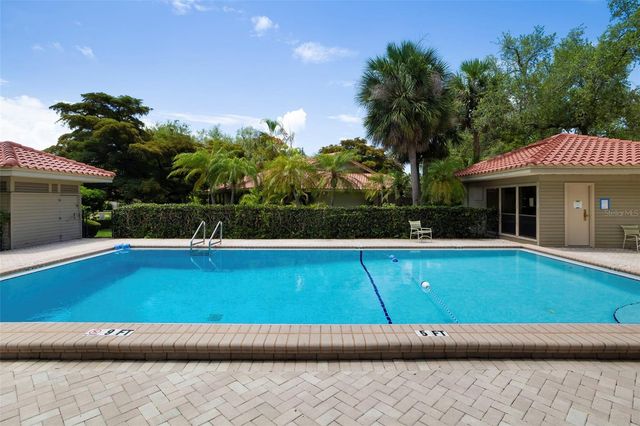 4820 KESTRAL PARK CIRCLE 18, Sarasota, FL 34231