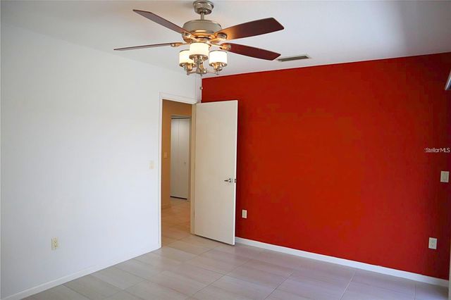 4820 KESTRAL PARK CIRCLE 18, Sarasota, FL 34231